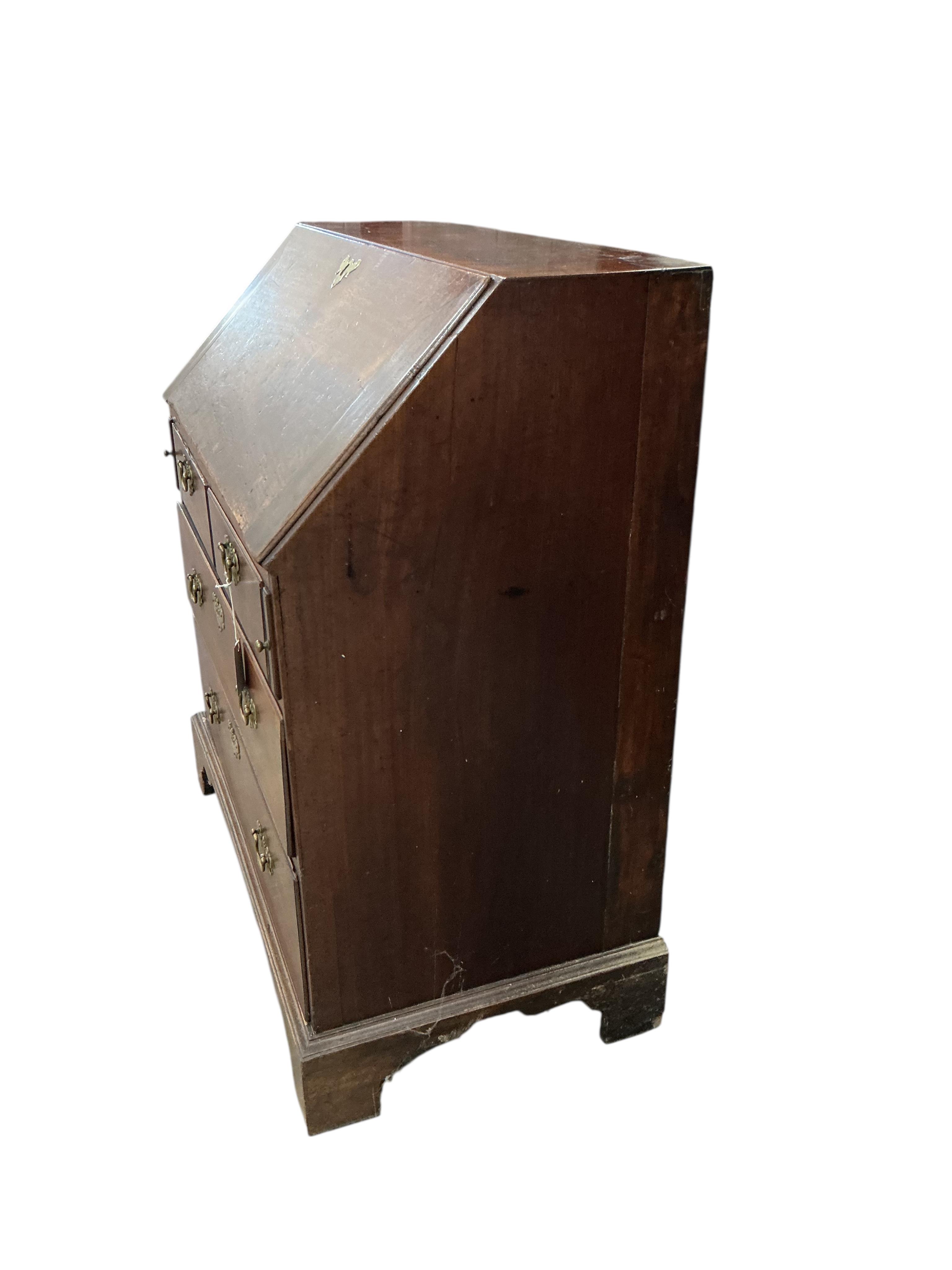 A George III mahogany bureau, width 91cm, depth 51cm, height 104cm